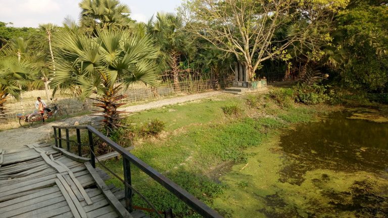 অনিল কৃষ্ণ দাস কে রাজাকারেরা পিটিয়ে মেরেছিল বাড়ির পাশে মাঠে