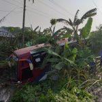 যাত্রীবাহী পরিবহন খাদে