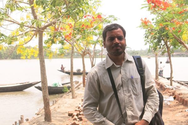 দিব্যেন্দু দ্বীপের কবিতাঃ নিয়মে ভেঙে তবু ওরা আসে Dibbendu Dwip